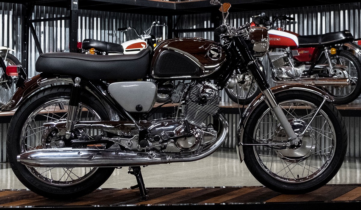 1967 Honda Super Hawk CB77